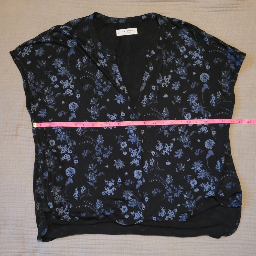 Lucky Brand Sandwash Slit Front Short Sleeve Shirt - Picture 4 of 8